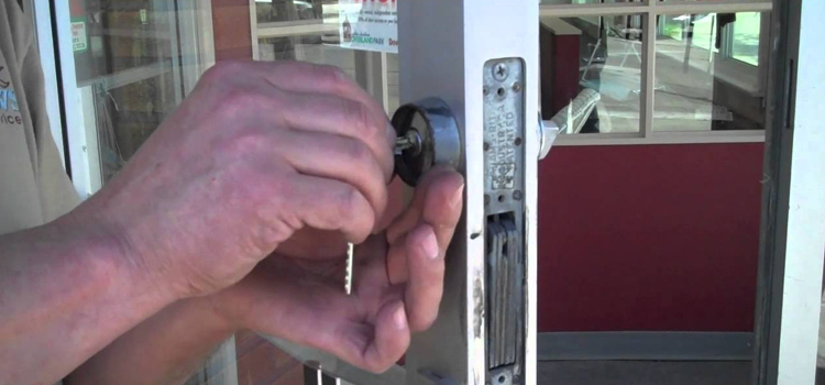 commercial door lock repair Cumberland